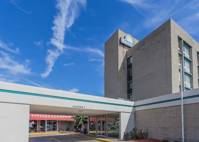Hotel Days By Wyndham Conference Center 2*