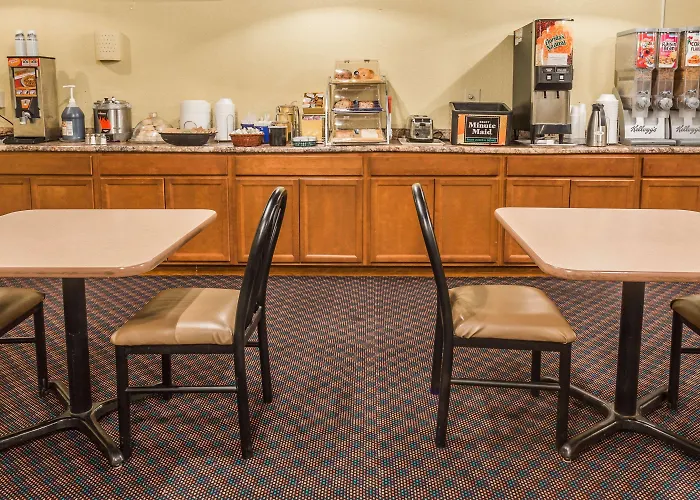 Hotel Days By Wyndham Conference Center 2*