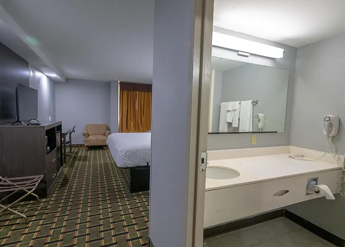 Hotel Days By Wyndham Conference Center Danville