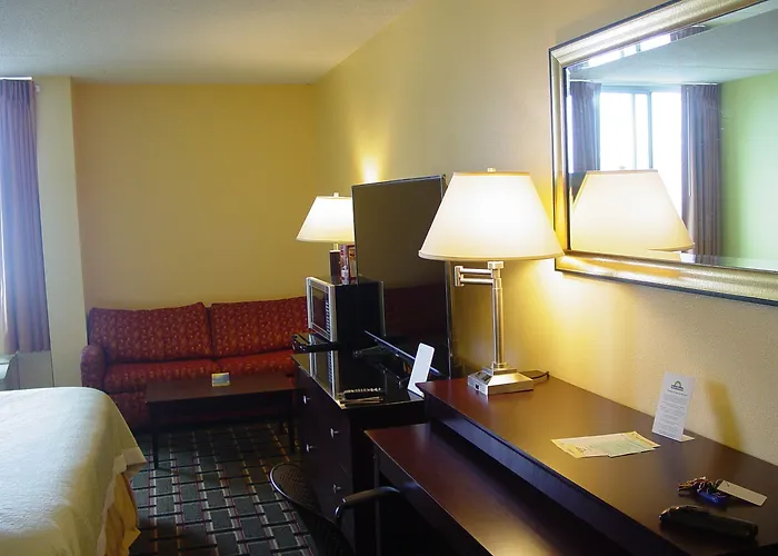 Hotel Days By Wyndham Conference Center 2*